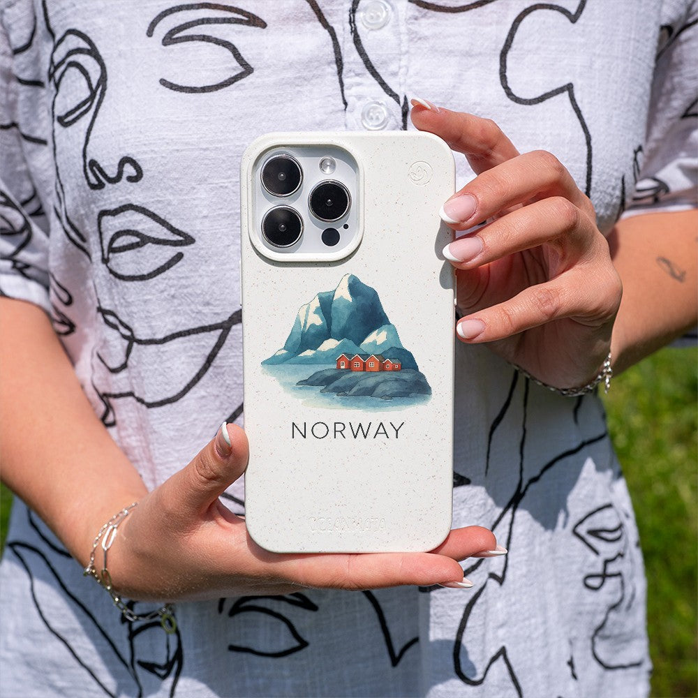 Biologisch abbaubare Handyhülle iPhone 18 Pro / 17 Pro Norway — kompostierbar — in der Hand