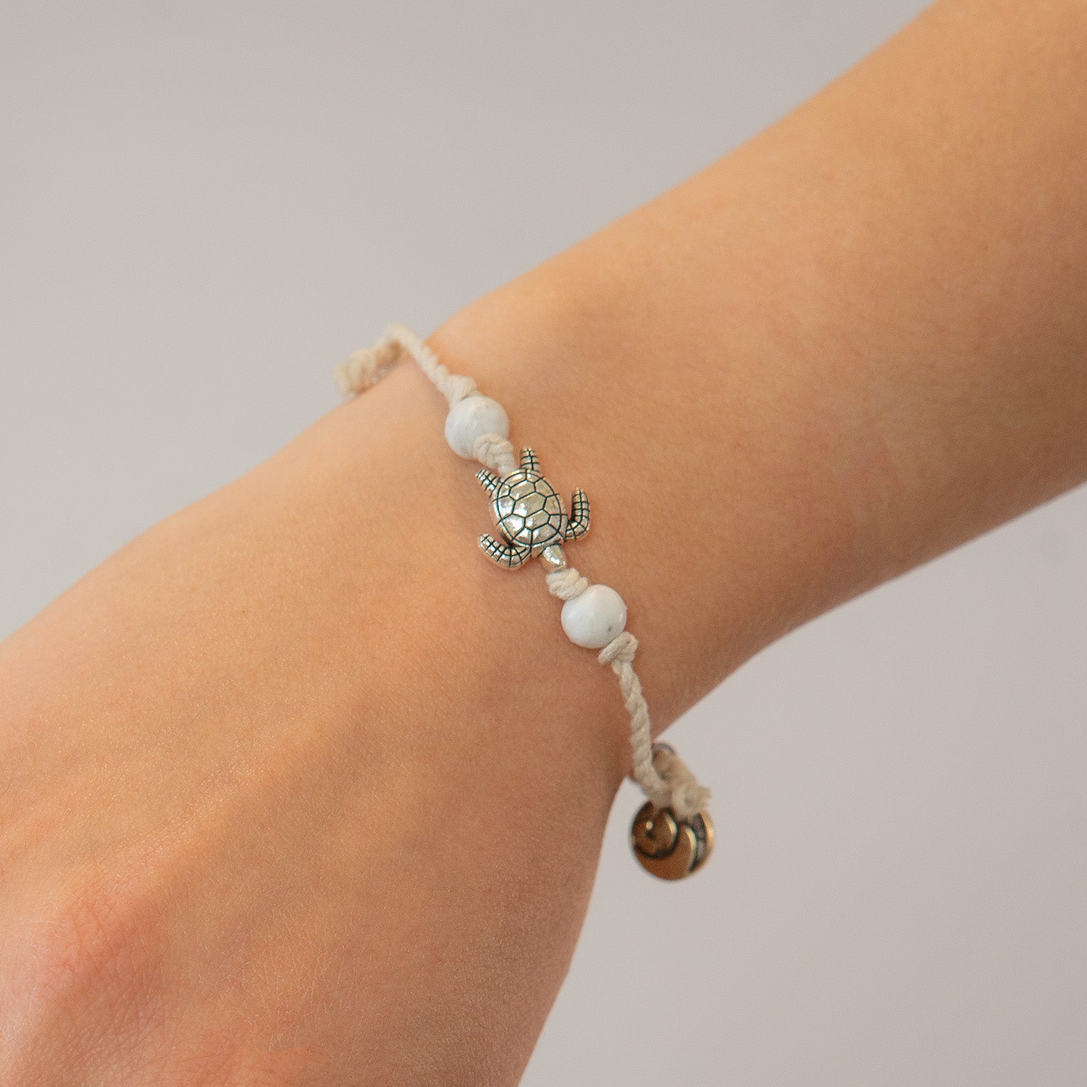 Armband weiß "TURTLE"