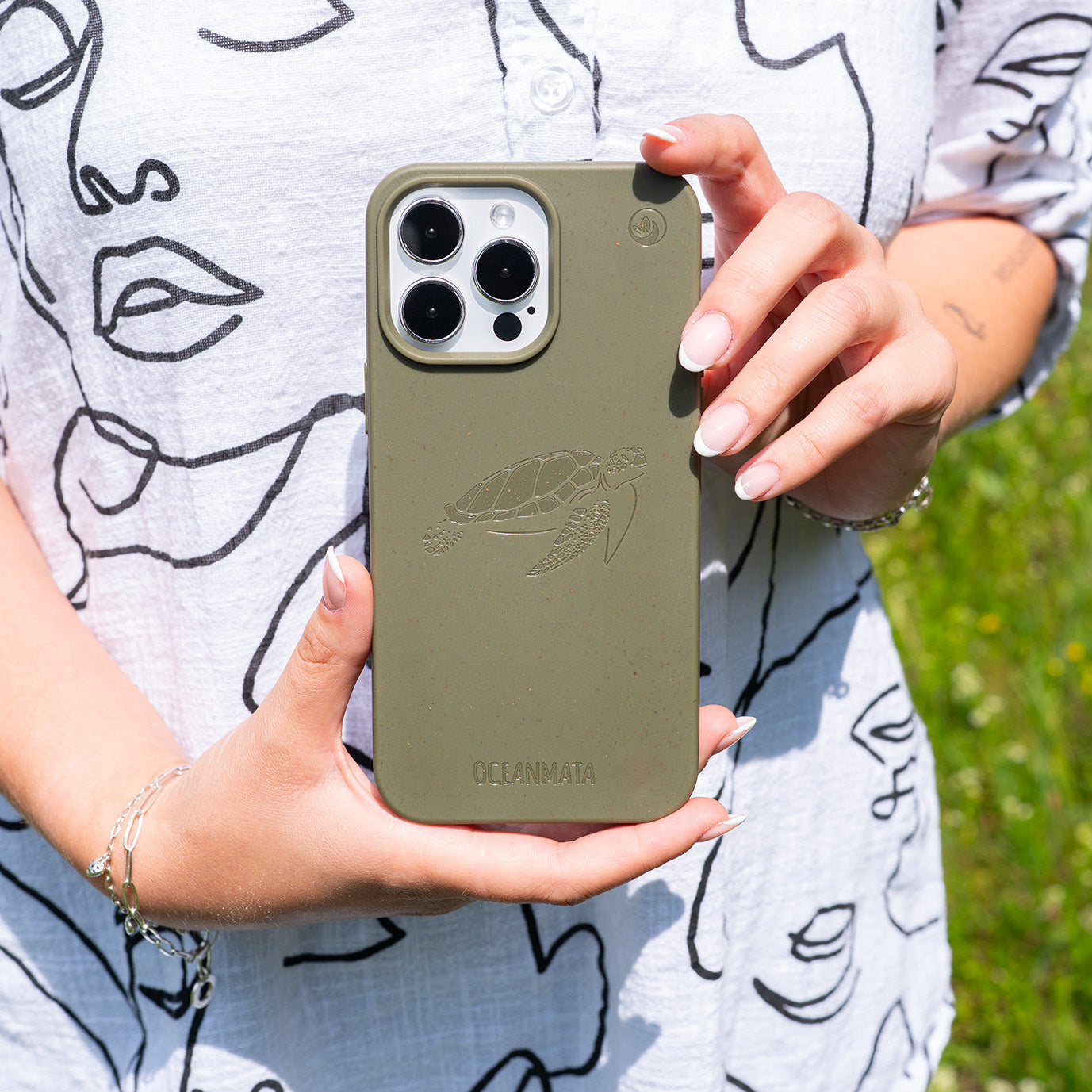 iPhone 17 air Hülle - grün - "TURTLE" - nachhaltig – Ansicht 5