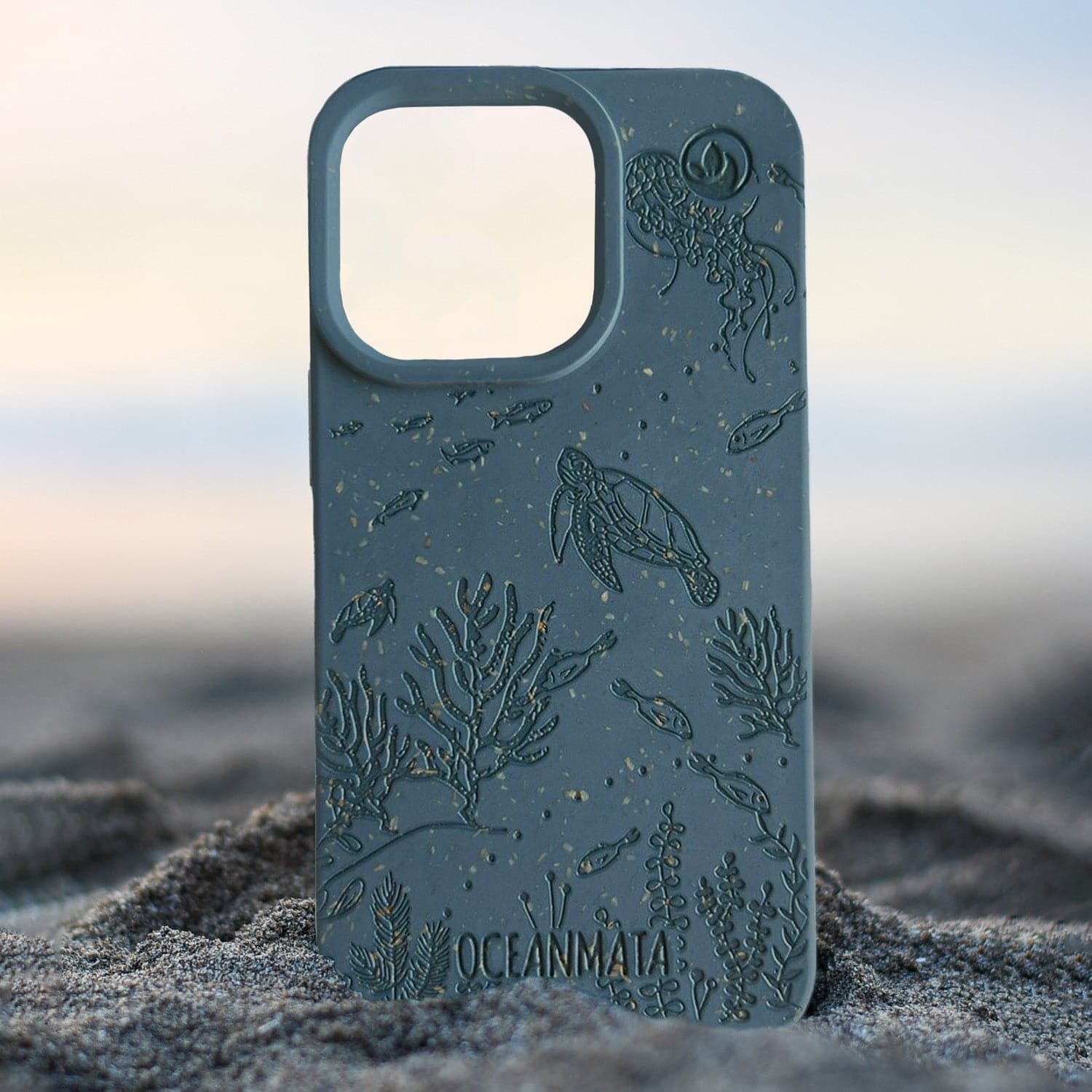 iPhone 13 pro max Hülle 'TURTLE Family' - blau - nachhaltig – Ansicht 3