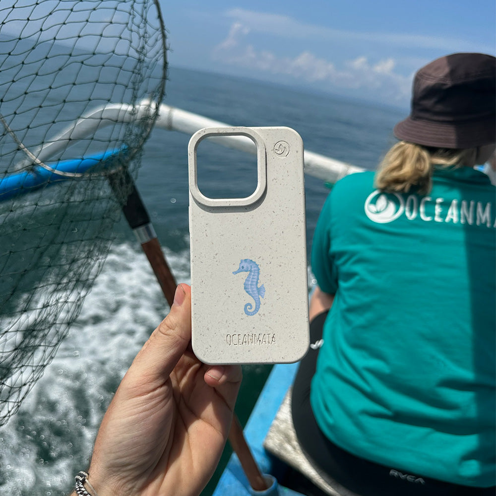 iPhone 11 Hülle - Seepferdchen weiß - "SeahorseTale" - nachhaltig